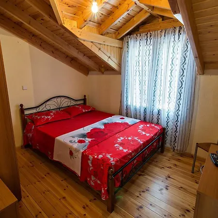 Roula Apartment *