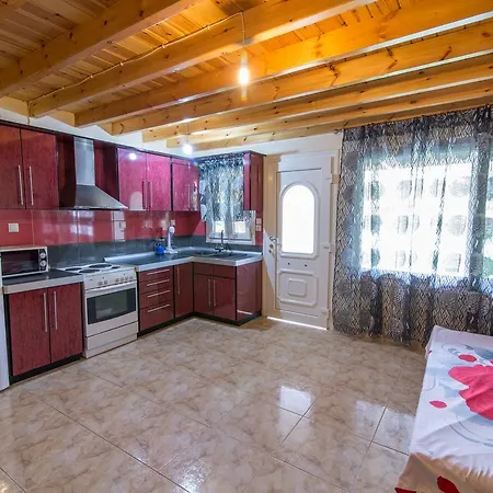 Roula Apartment *